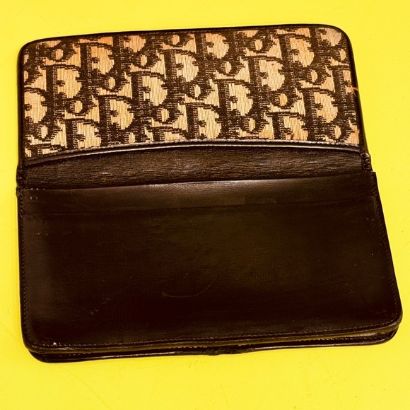 Dior Bifold agenda cash holder Black and Tan Patterned Wallet - Picture 16 of 16